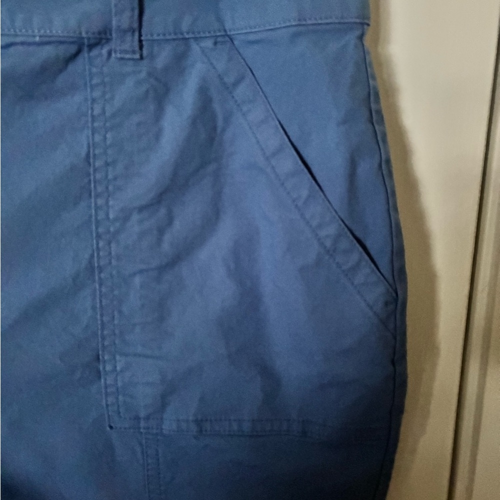Northern Reflections Blue capris front and back pockets and bottom cuff - Picture 3 of 6